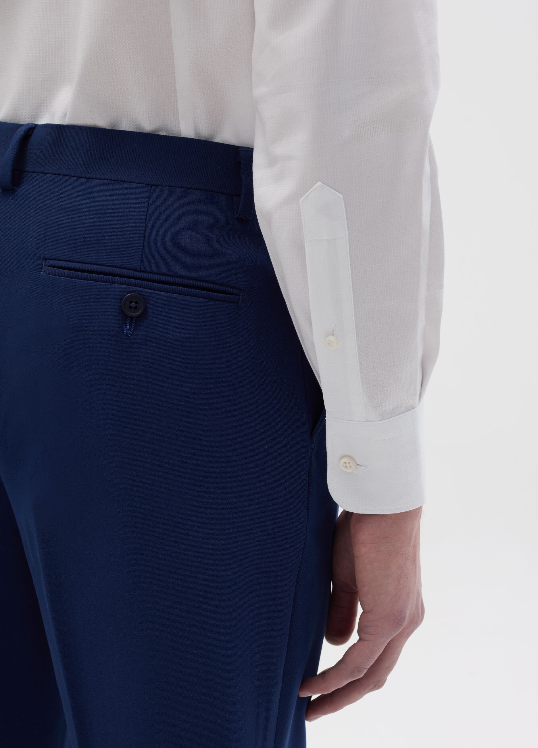 Slim-fit solid colour easy-iron shirt