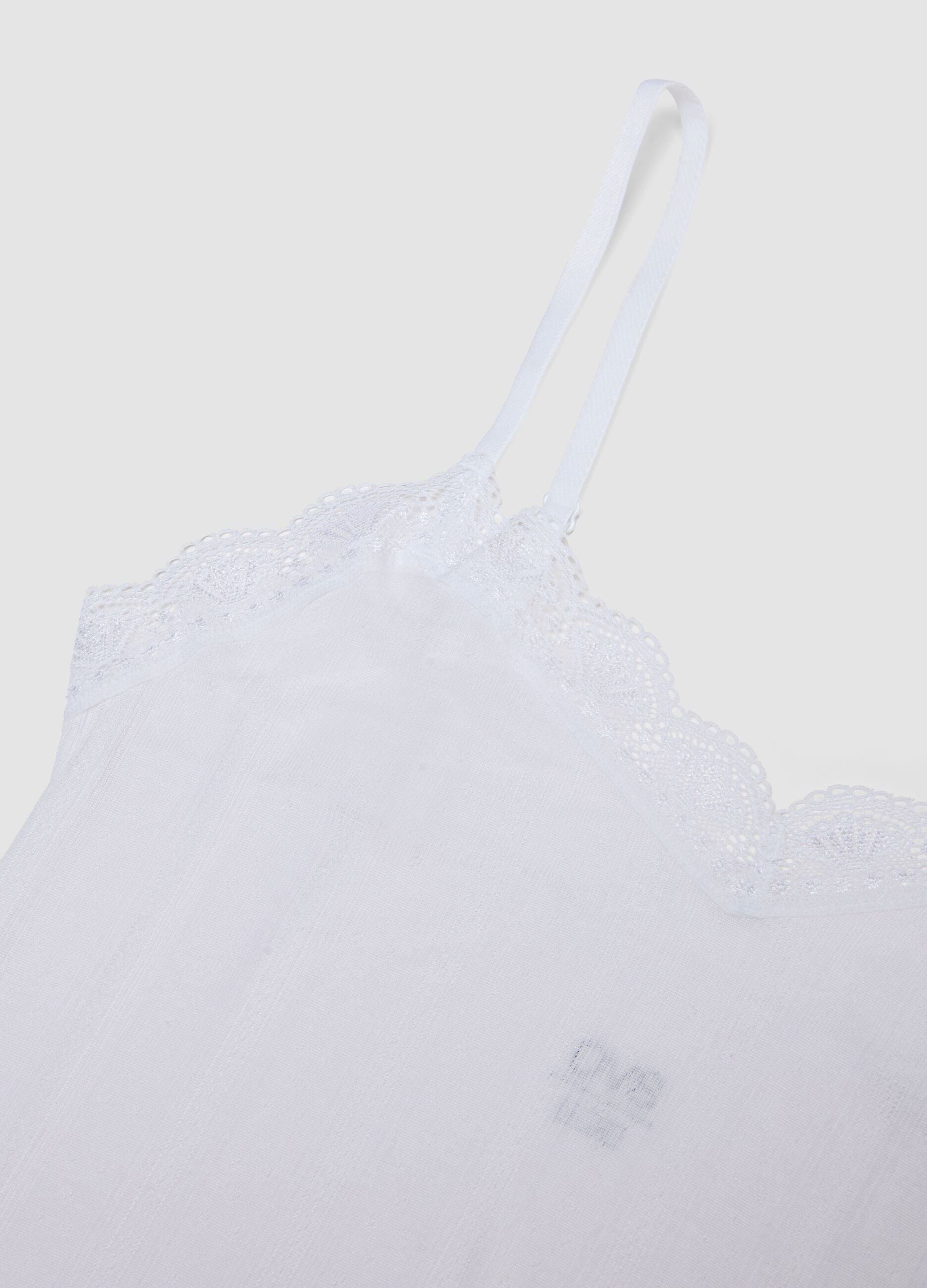 Canottiera in modal elasticizzato bianca regular fit con pizzo