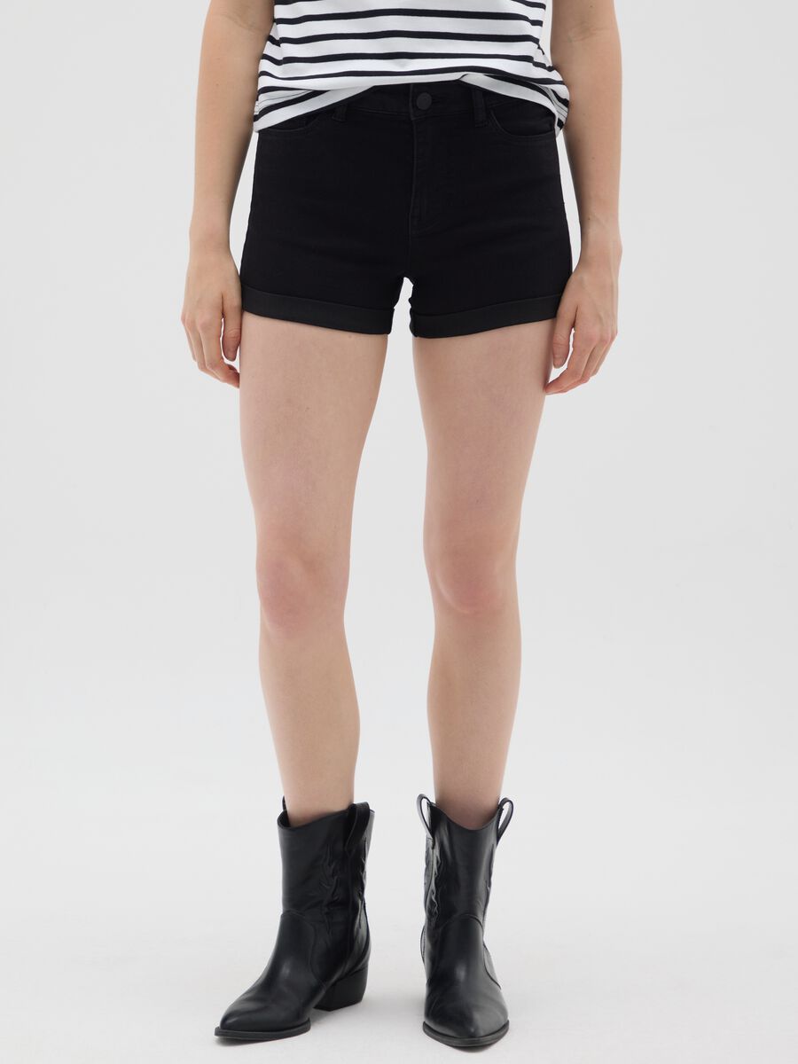 Women's black cotton-blend regular fit shorts_1