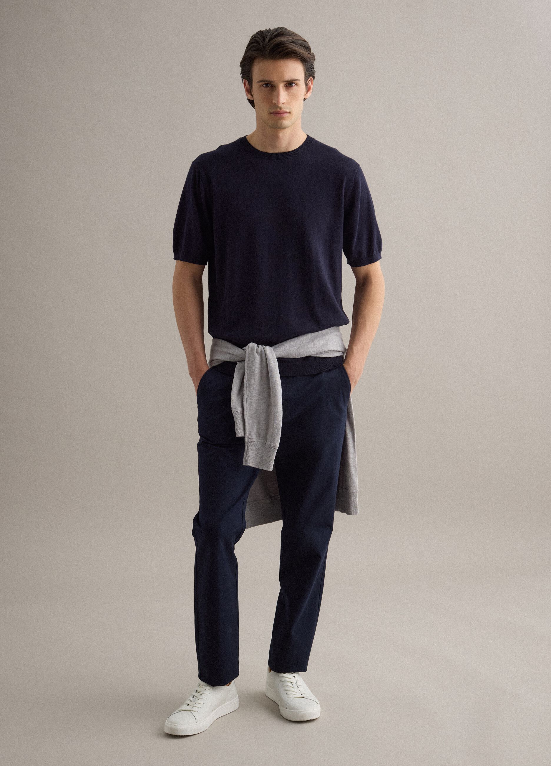 T-shirt a maniche corte in misto cotone, lino e seta blu regular fit