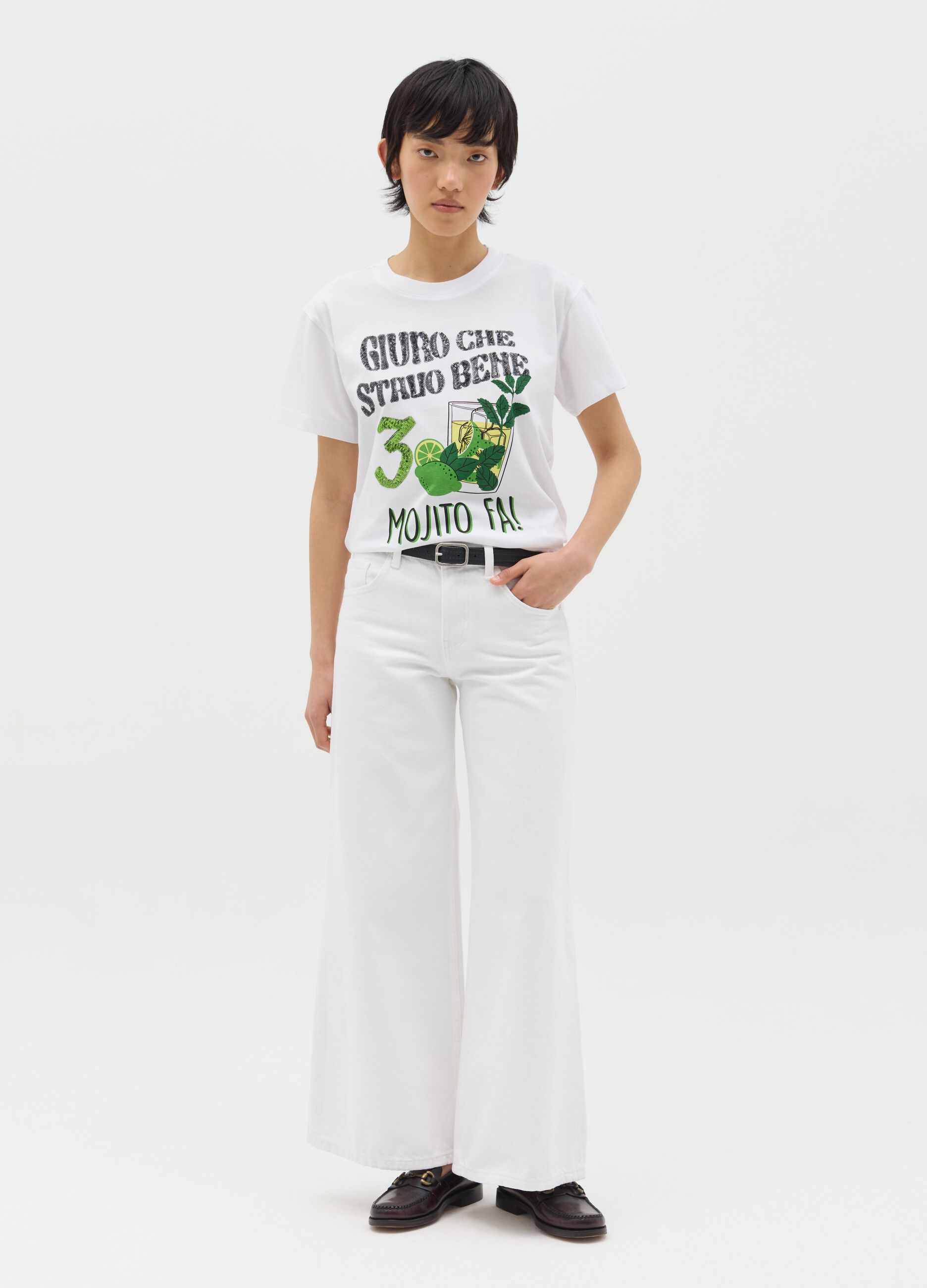 White T-shirt in cotton with sequins and mojito print