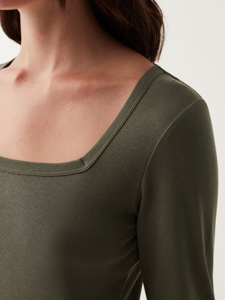 Long-sleeved T-shirt with square neck_3