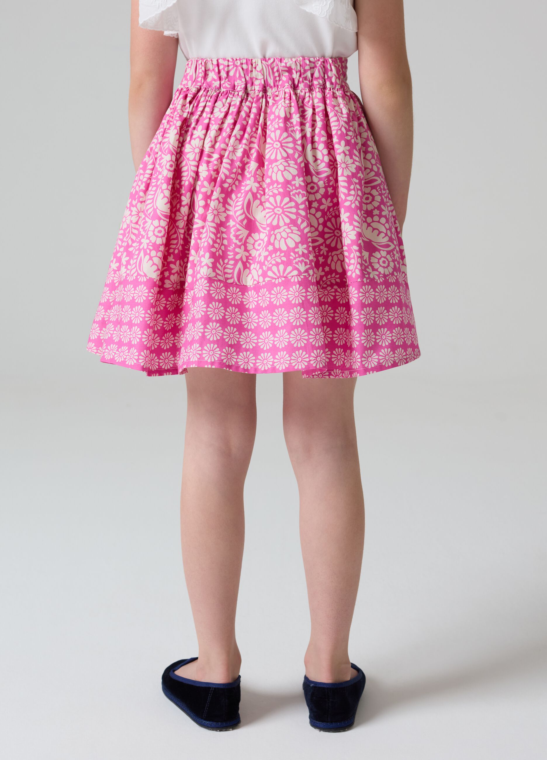 Skirt with floral pattern