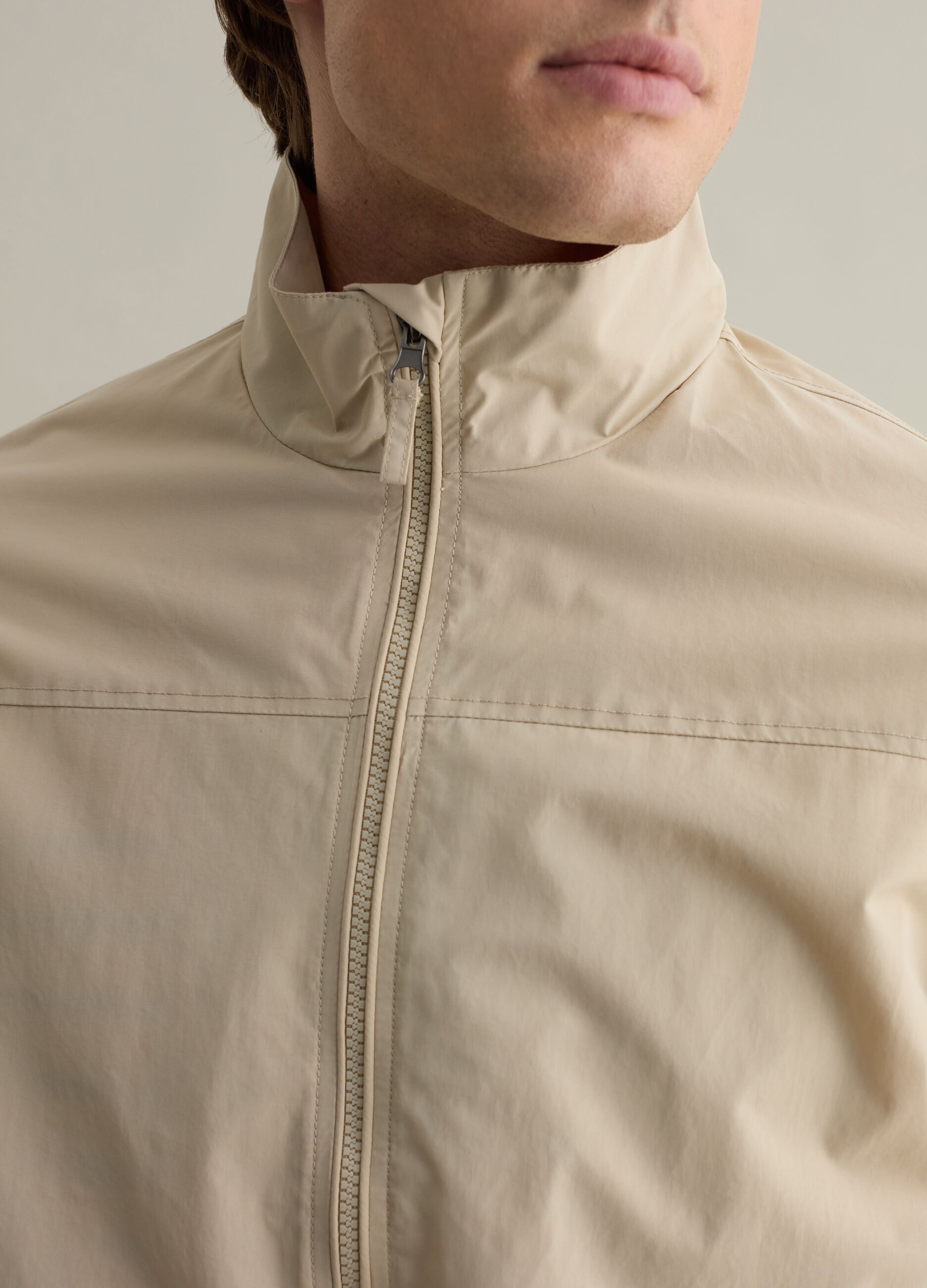 Bomber full-zip con collo alto