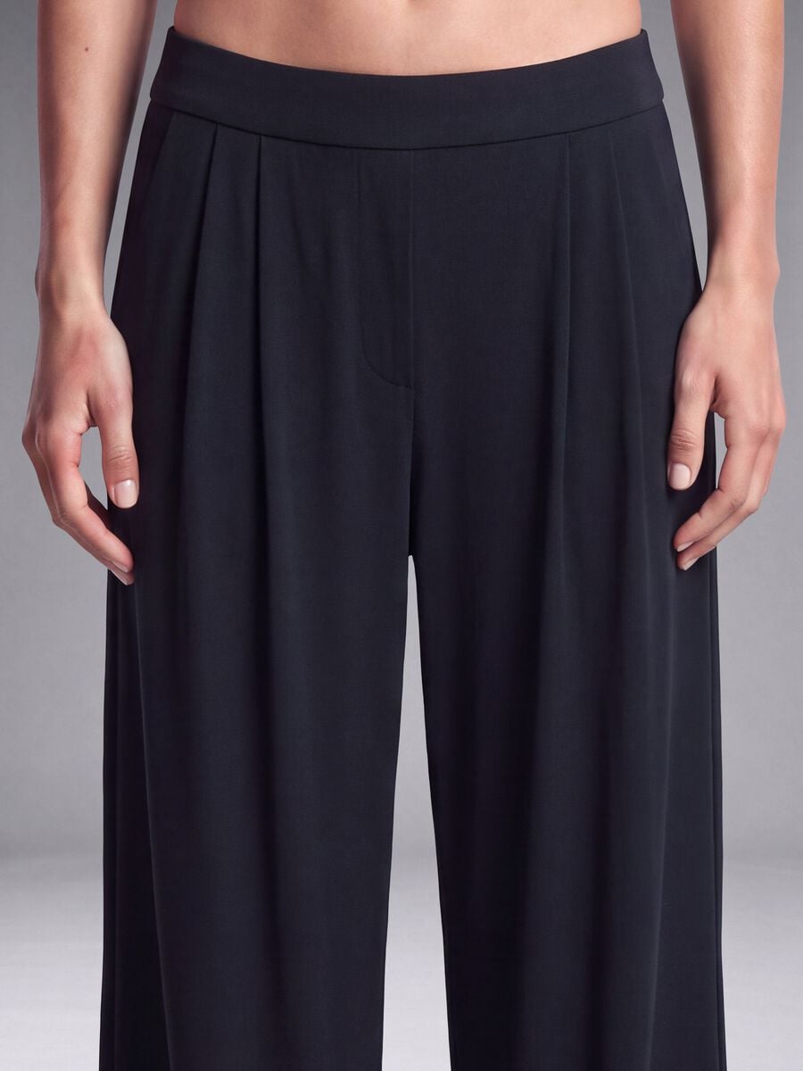 Pantaloni Easy Dry neri in tessuto elasticizzato wide leg ALTAVIA STUDIO_3