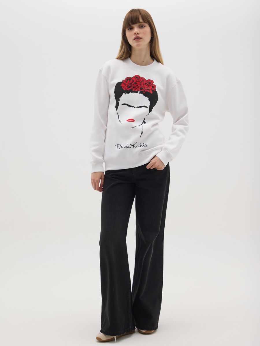 Felpa da donna in misto cotone bianca regular fit con grafica Frida Khalo_1