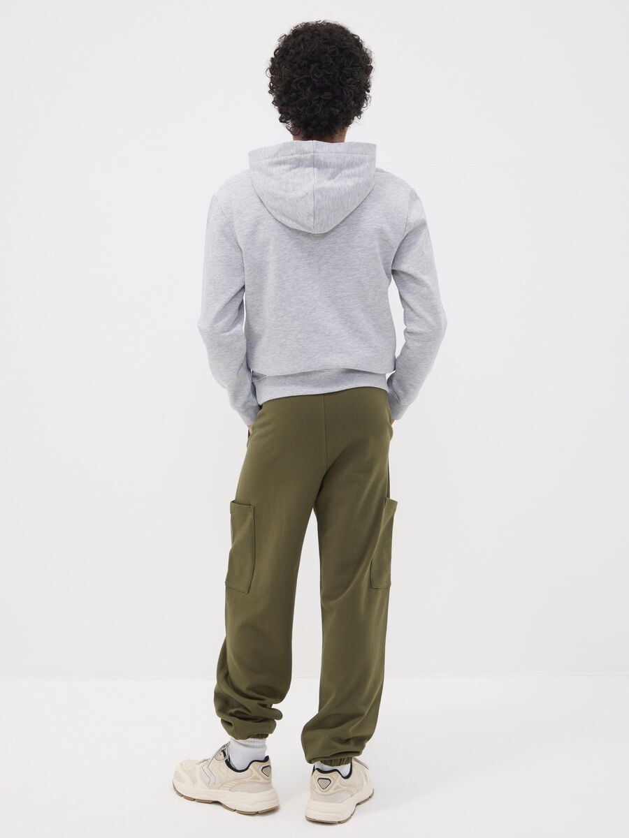 Green pure cotton relaxed cargo jogger trousers for boys_2