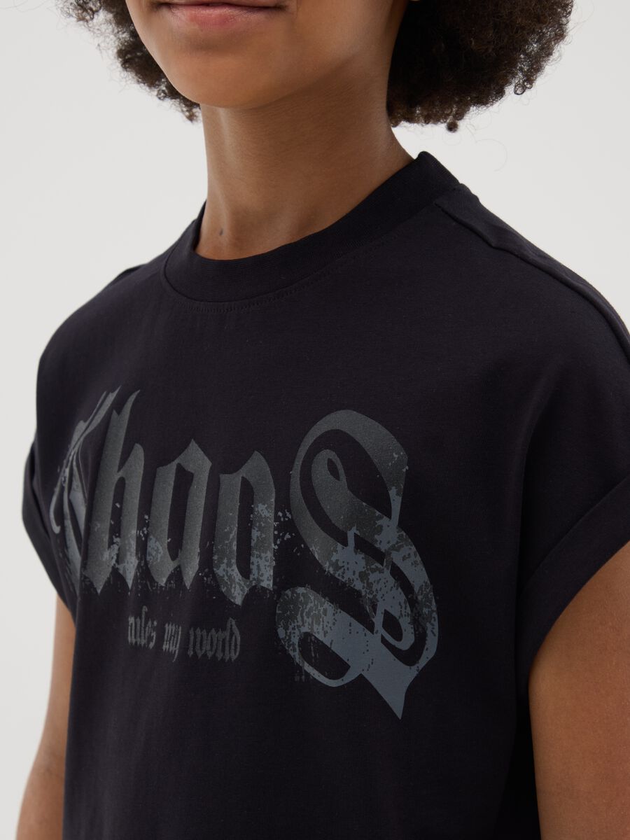 T-shirt da ragazza in puro cotone nero regular fit con stampa_2
