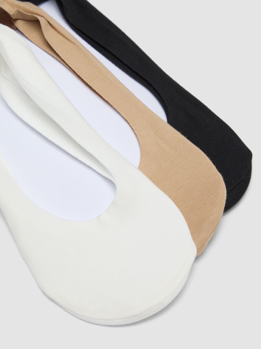 Three-pack of invisible multicolour stretch cotton-blend socks_1