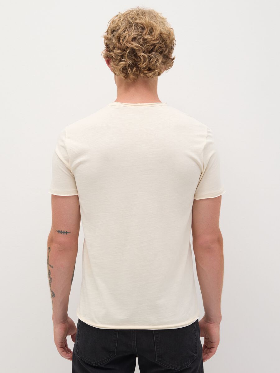 Men's beige pure cotton regular fit t-shirt_3
