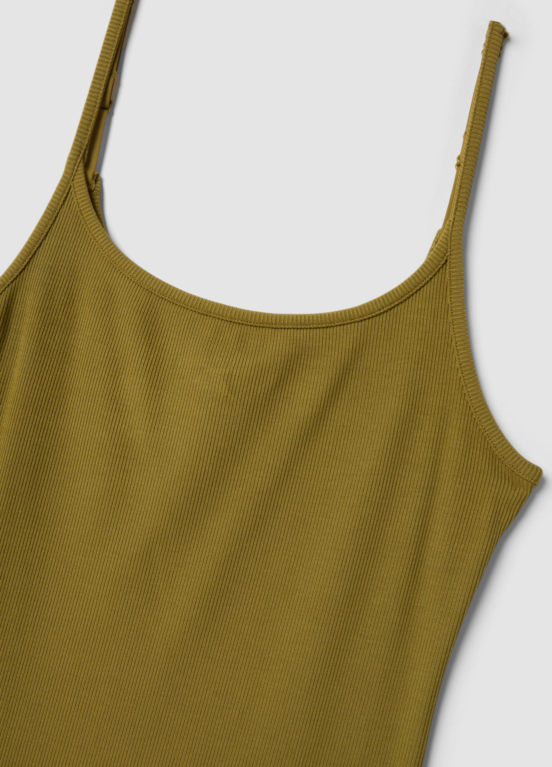 Abito fitted verde in modal elasticizzato a costine con spalline