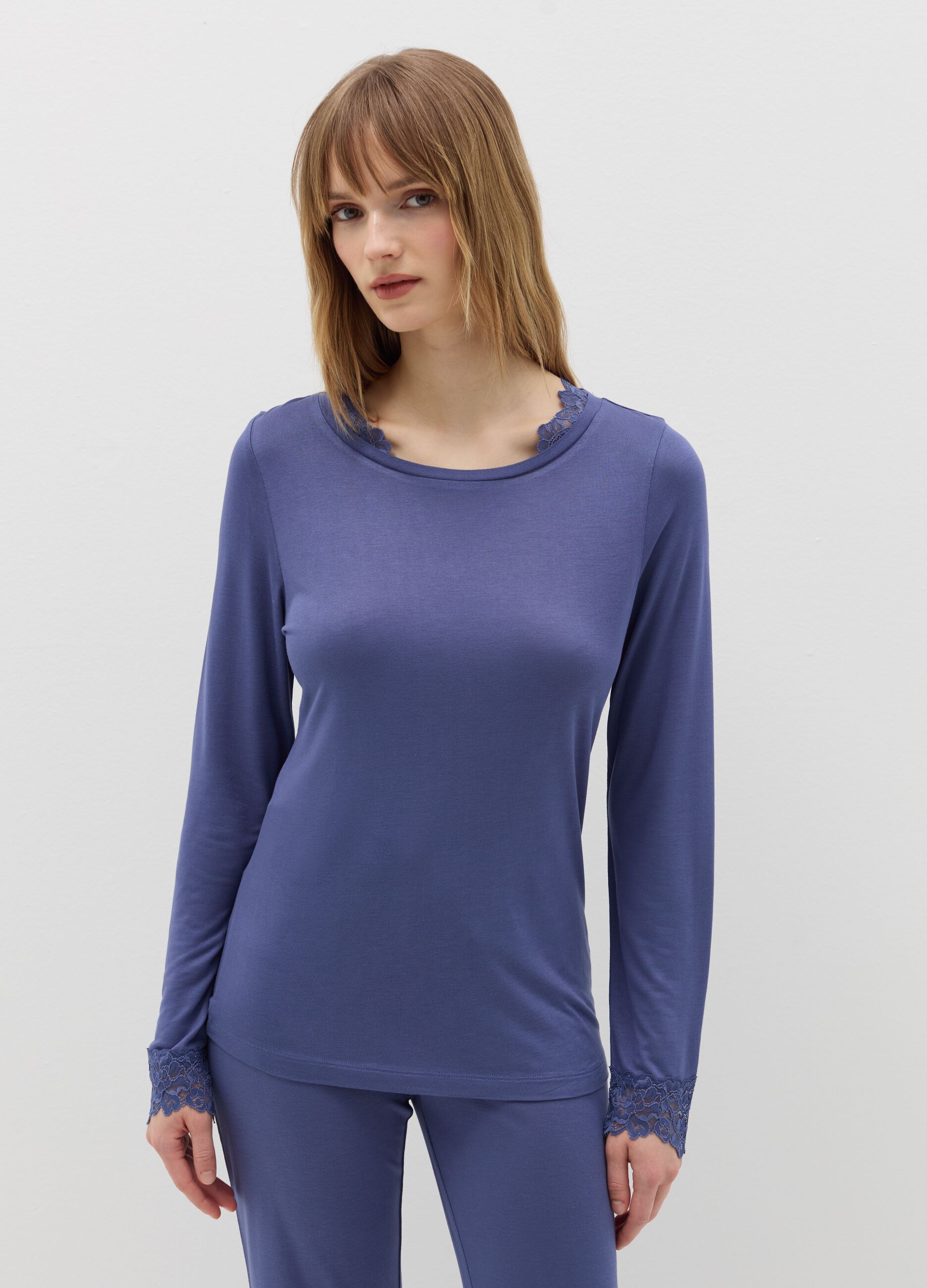 Pyjama top with lace inserts