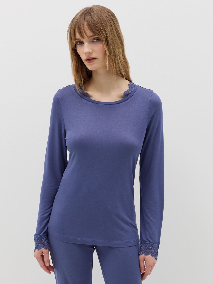 Pyjama top with lace inserts_0