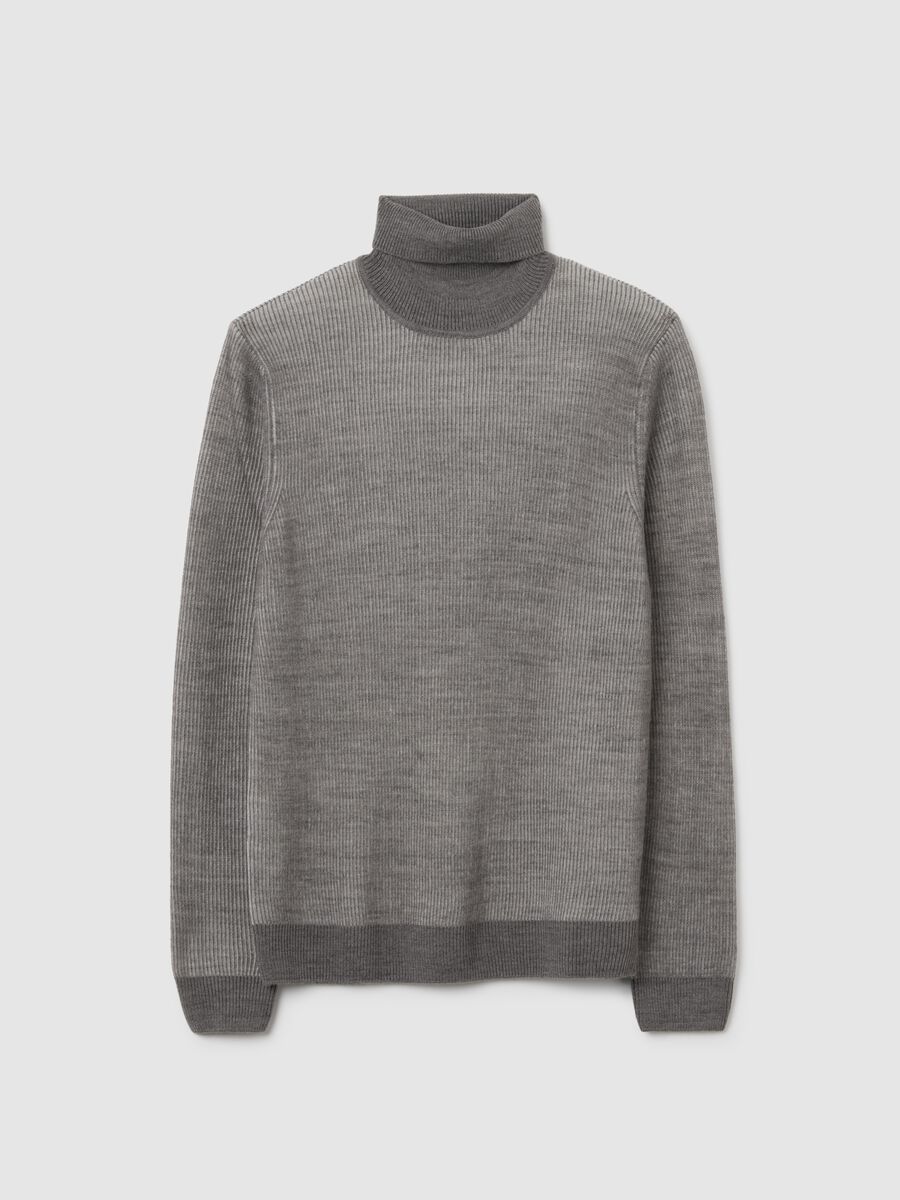 Grey ribbed turtleneck sweater_4