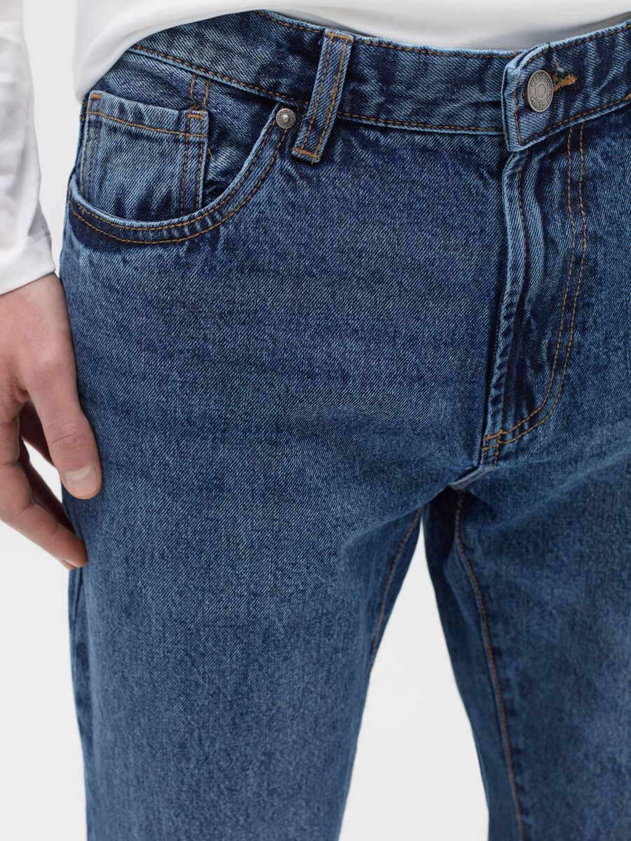 Regular fit jeans with discolouring_2
