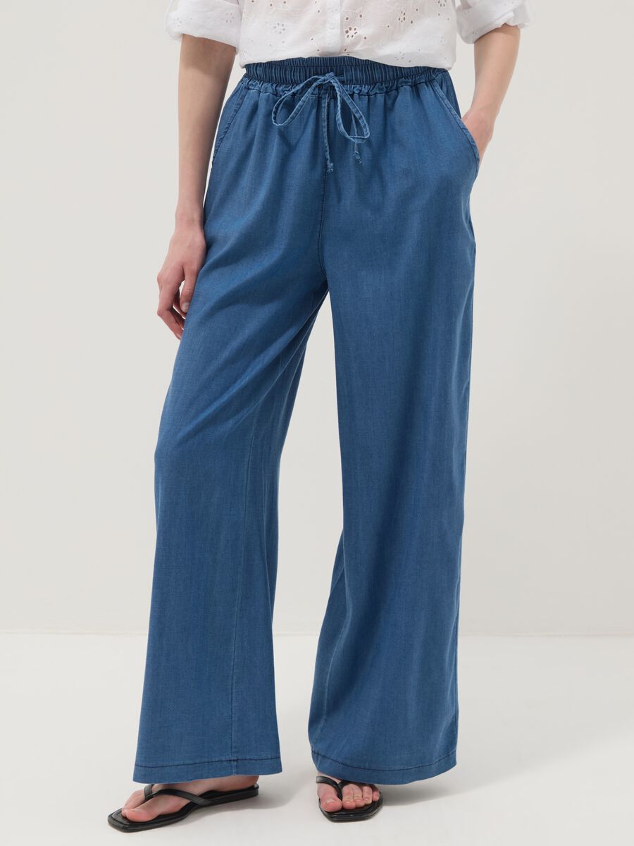 Pantaloni blu in puro lyocell a gamba ampia regular fit_1