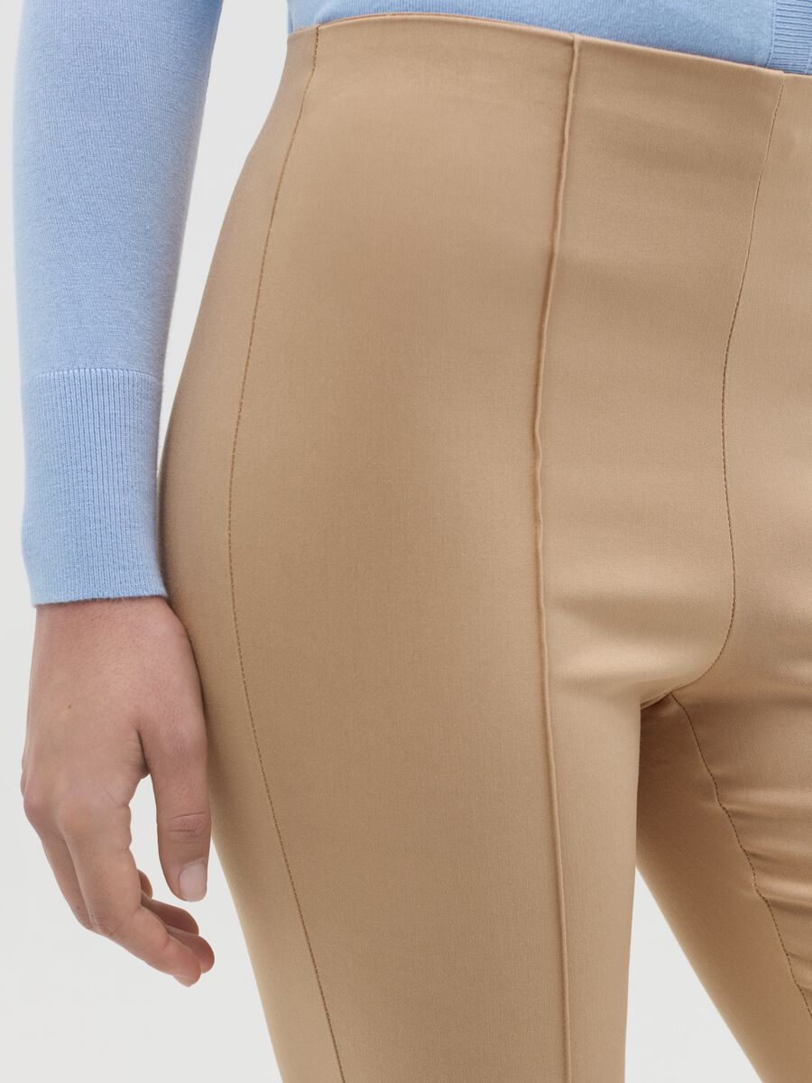 Cropped treggings with embossed seams_2