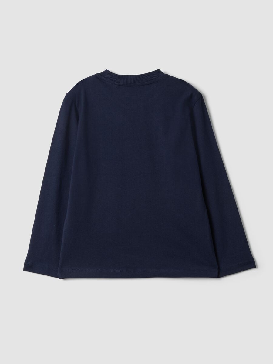 T-shirt blu in puro cotone organico con stampa college per bambino_1