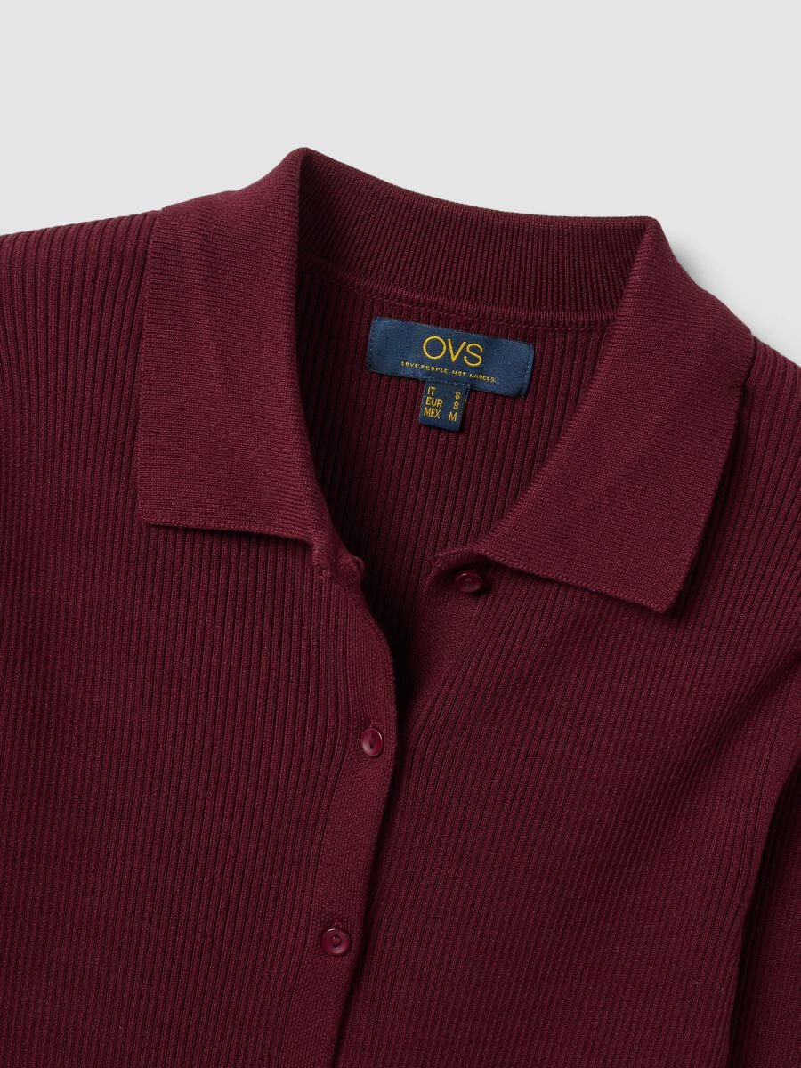 Cardigan fitted rosso a coste in misto viscosa con colletto polo_6