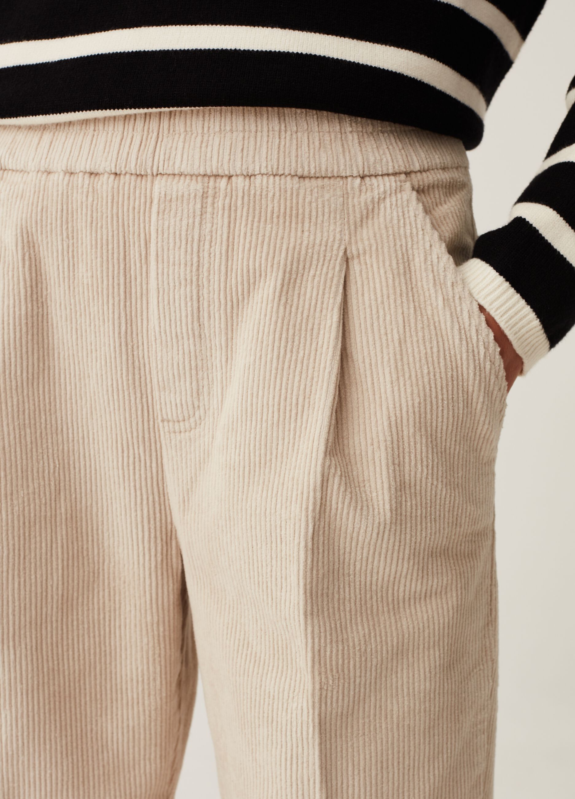 Joggers cropped in corduroy_3