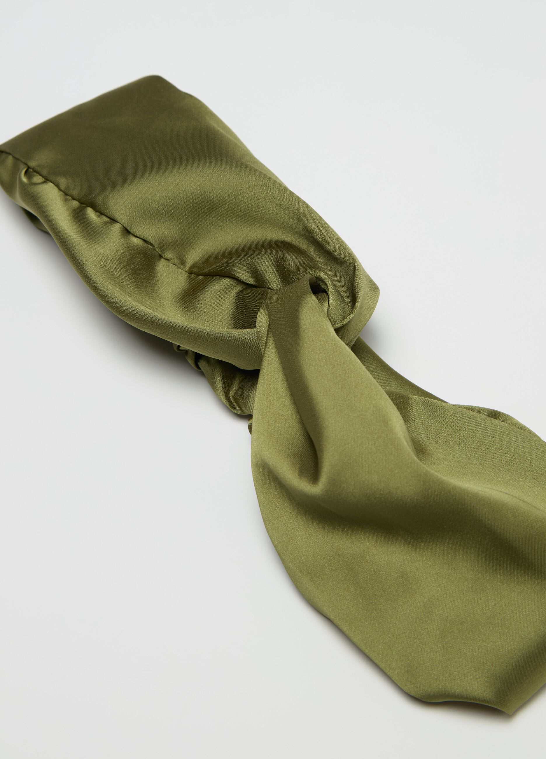 Satin headband with knot