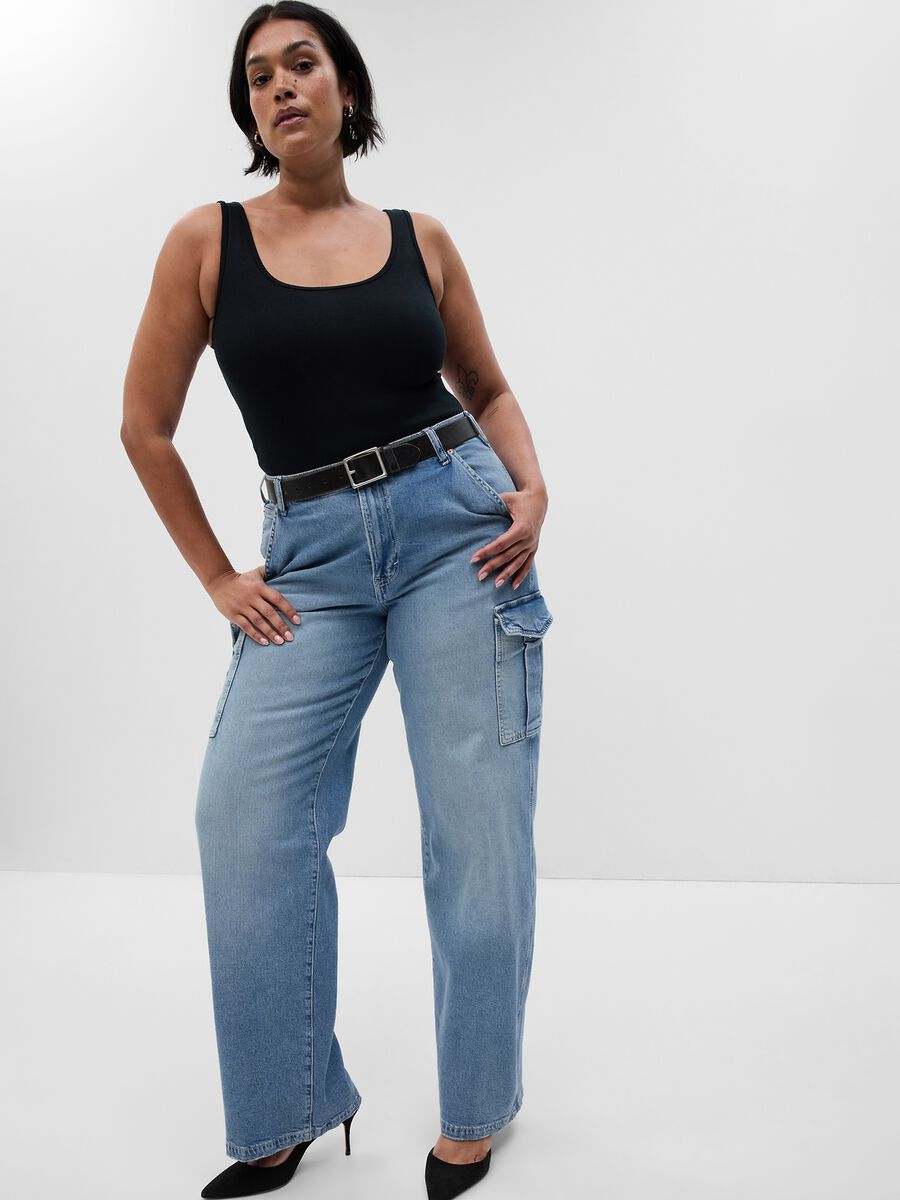Loose-fit cargo jeans with mid-rise waist_3
