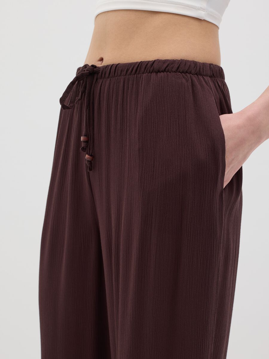 Women's brown relaxed-fit trousers in 100% viscose_3