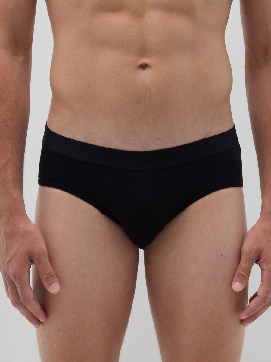 Black Cotton Regular Fit Briefs_1