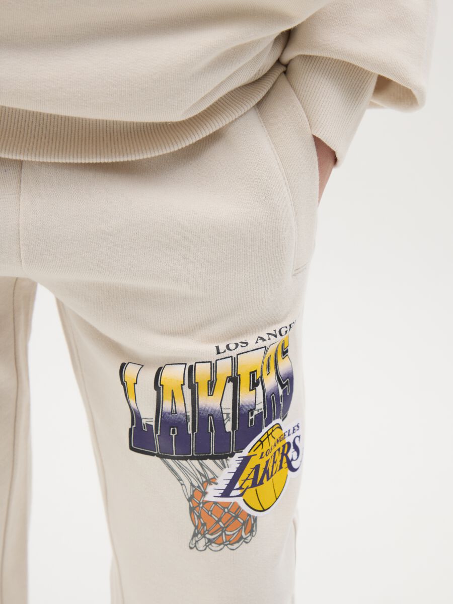 Joggers with NBA Los Angeles Lakers print and drawstring_2