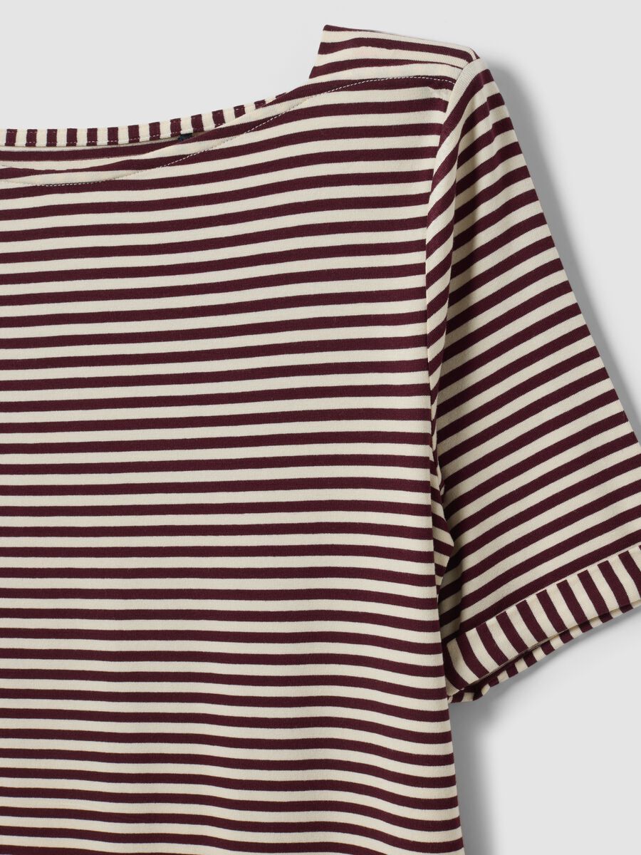T-shirt bianca in viscosa elasticizzato a righe_5