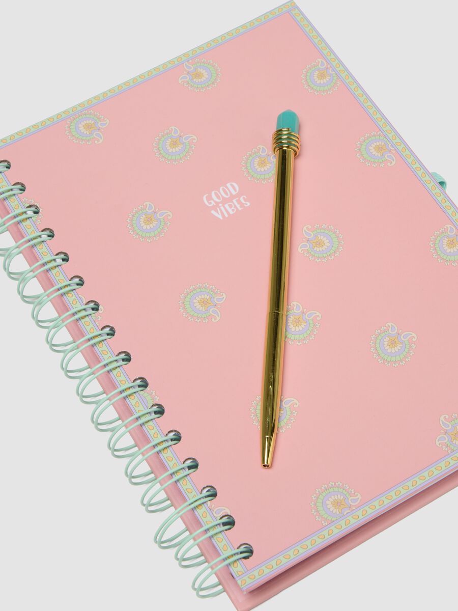 Set rosa con notebook a spirale e penna_2