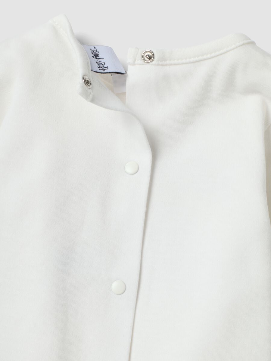 White baby top in pure organic cotton with Harry Potter embroidery_3