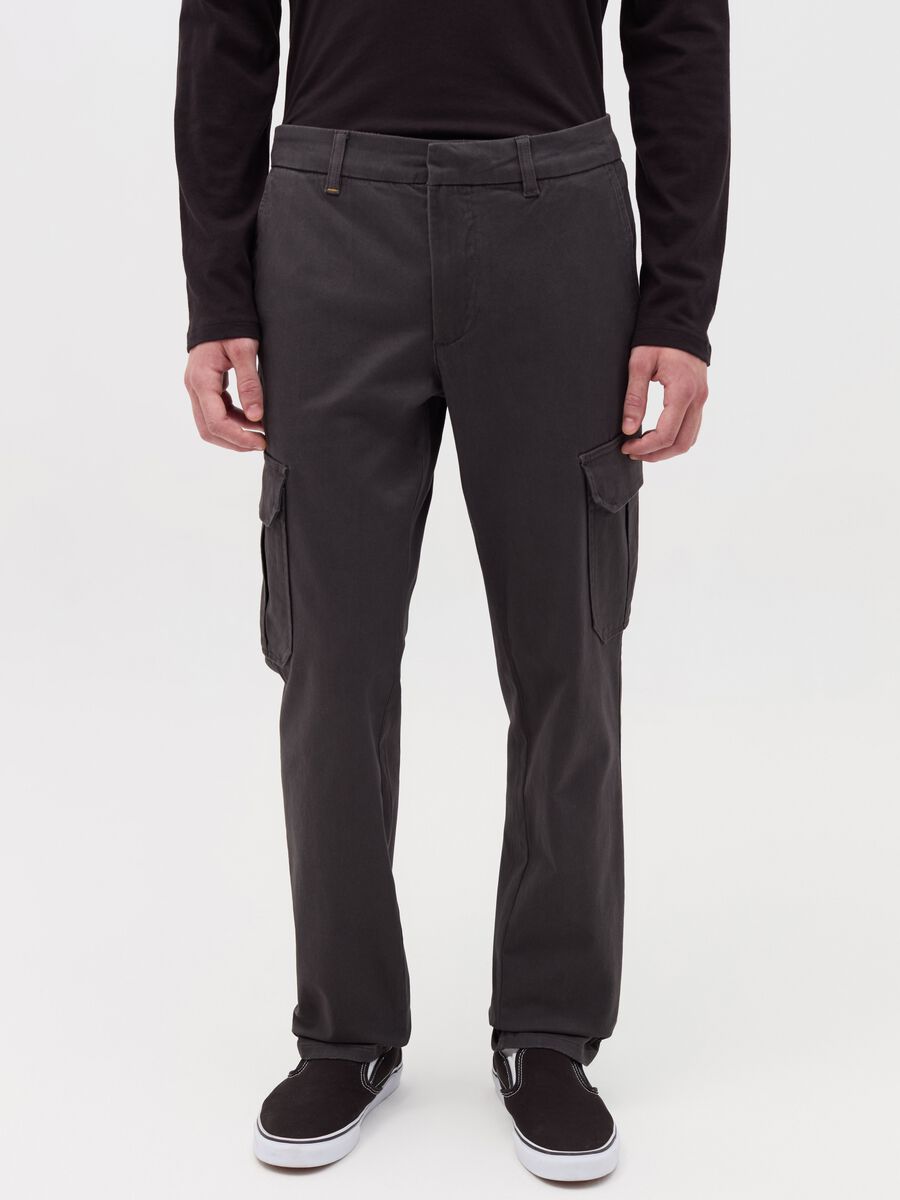 Pantalone cargo slim fit_1