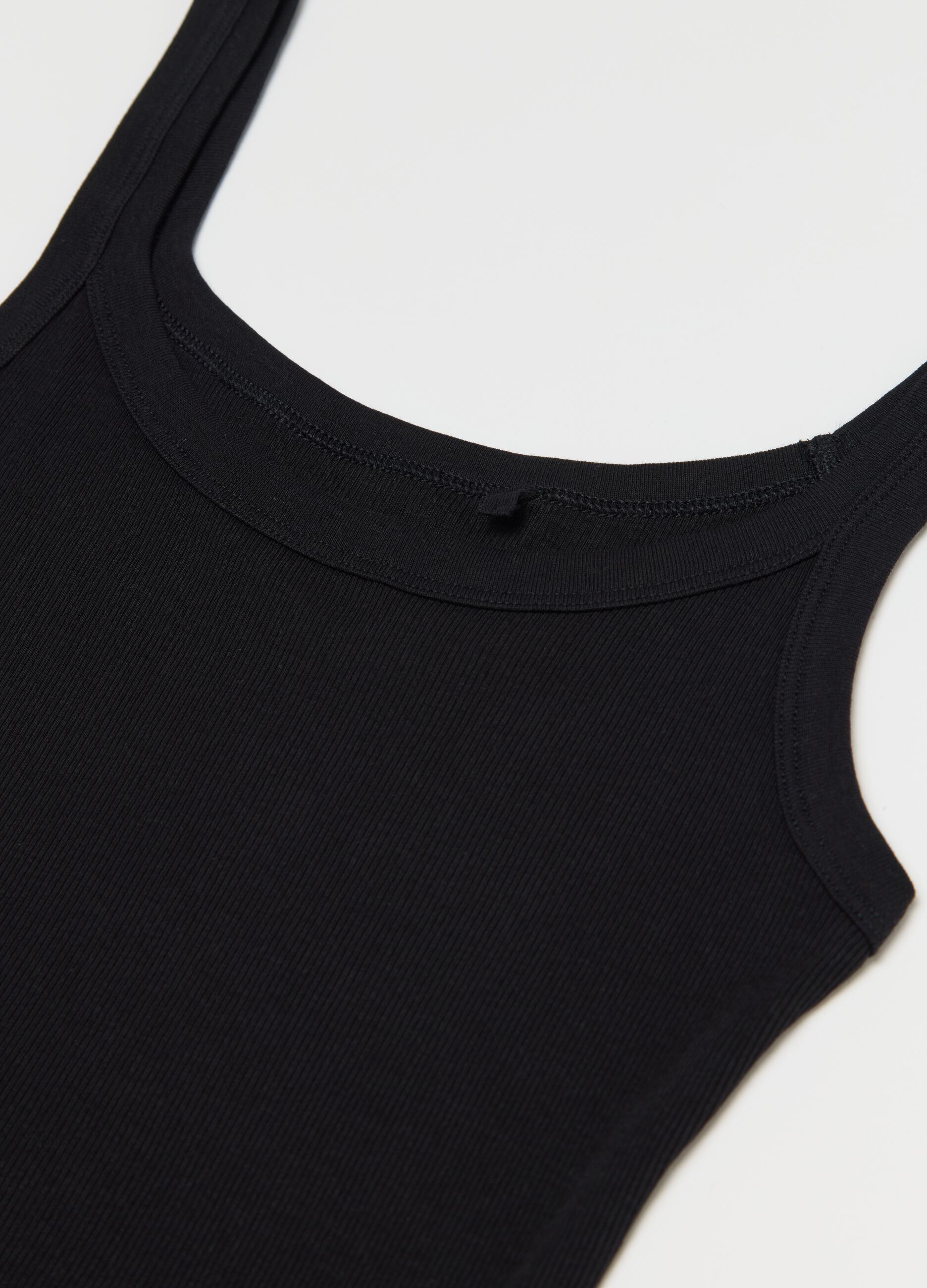 Ribbed vest with round neck