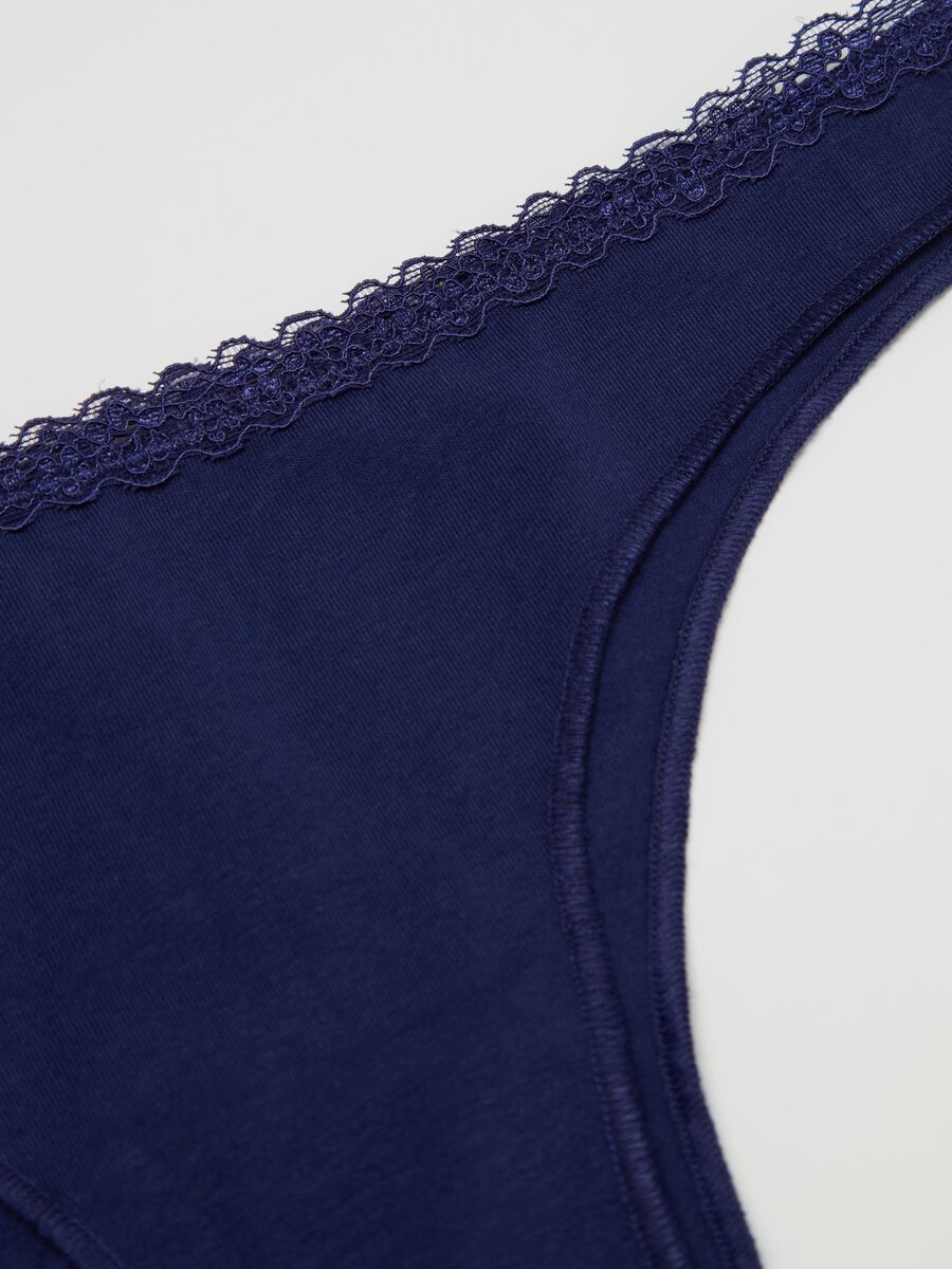Brazilian-cut briefs with lace trim_5
