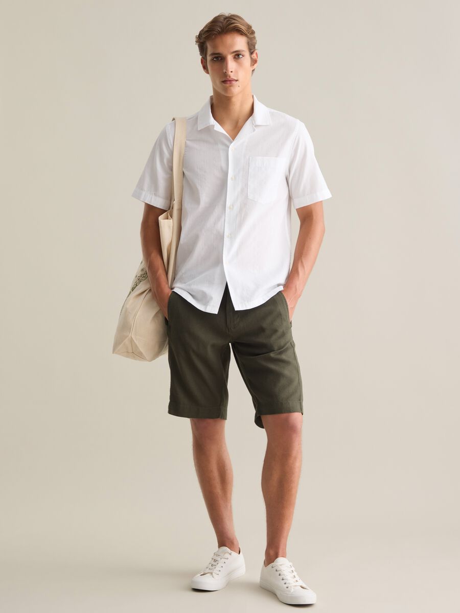 Men's green cotton blend regular fit shorts_0