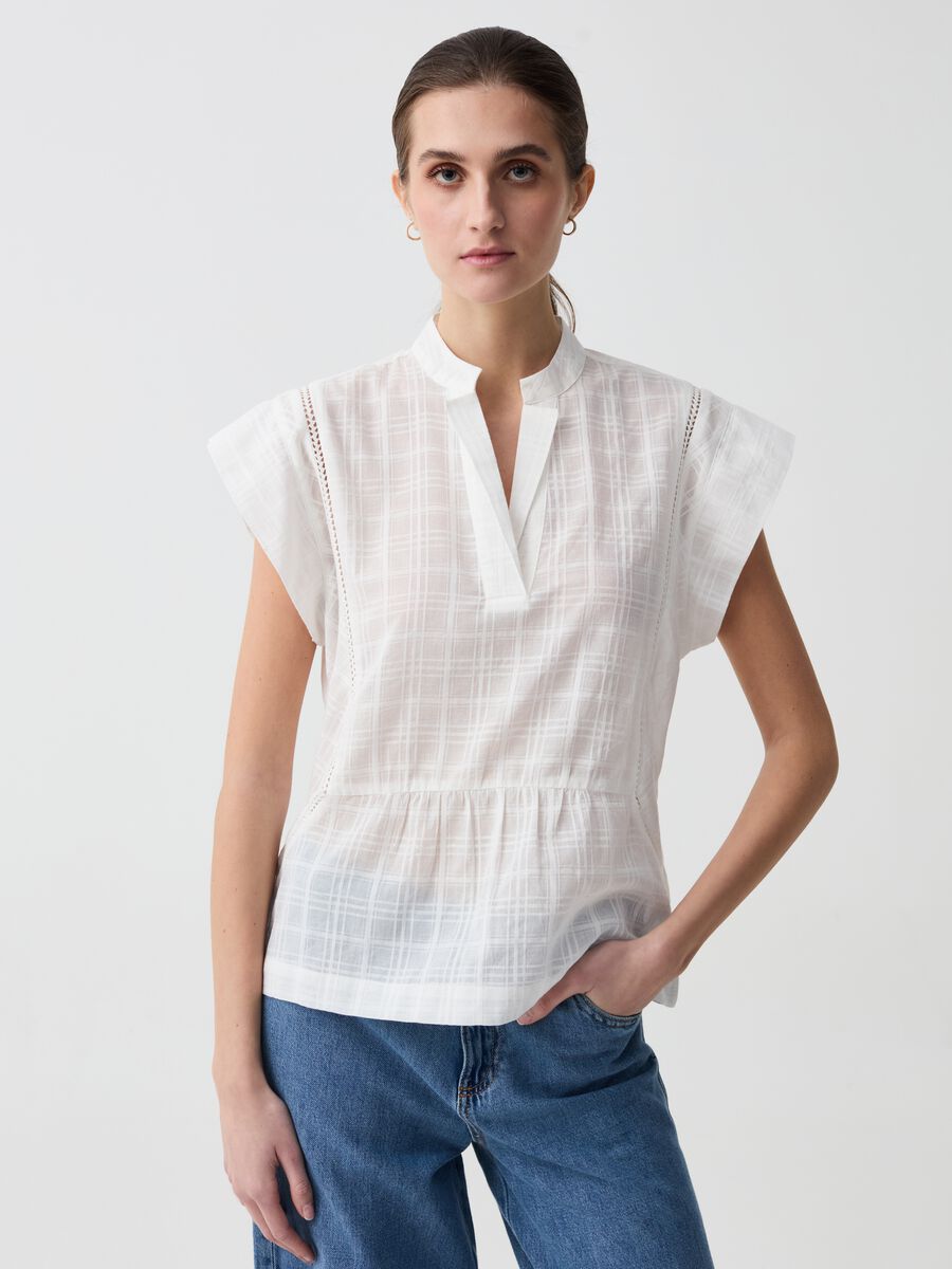 Blouse with check design and à jour embroidery_0