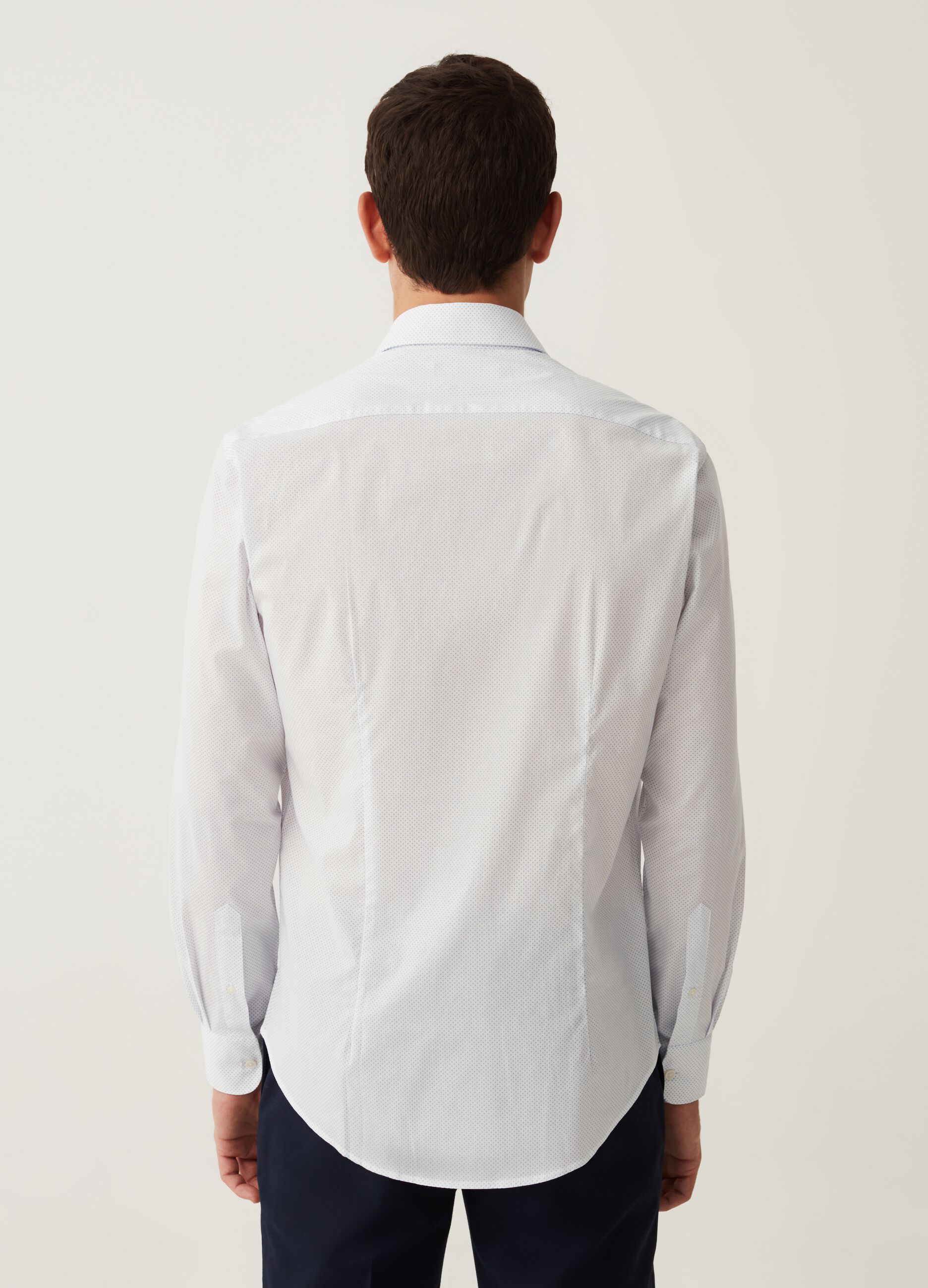 Camicia slim fit con micro fantasia a pois_2