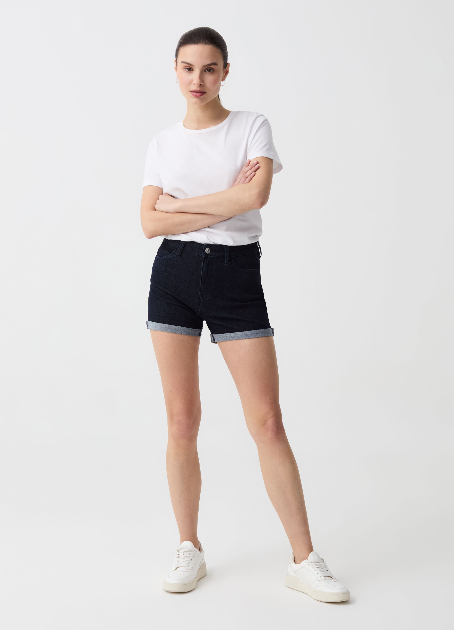 Shorts in denim con risvolti