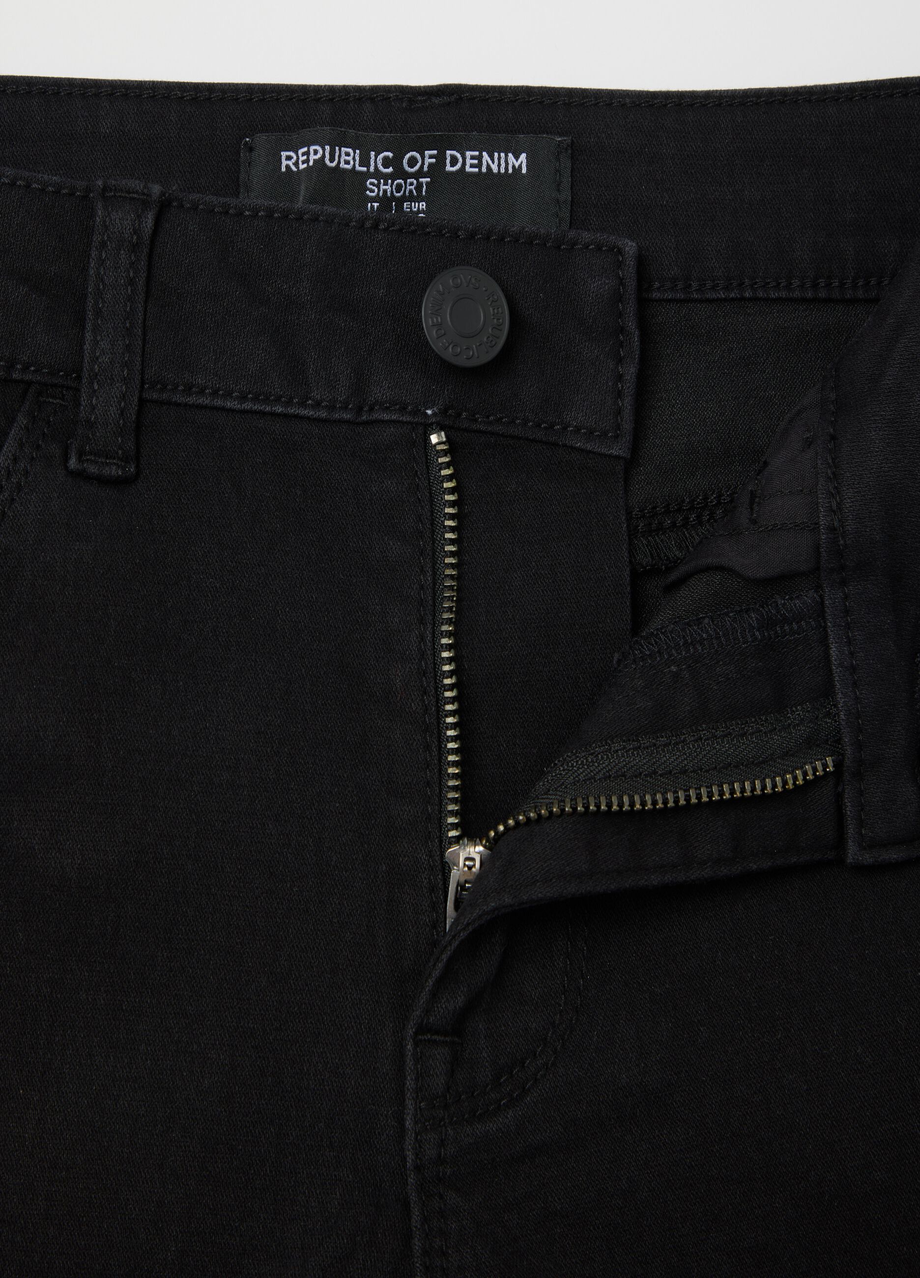 Women's black cotton-blend regular fit shorts