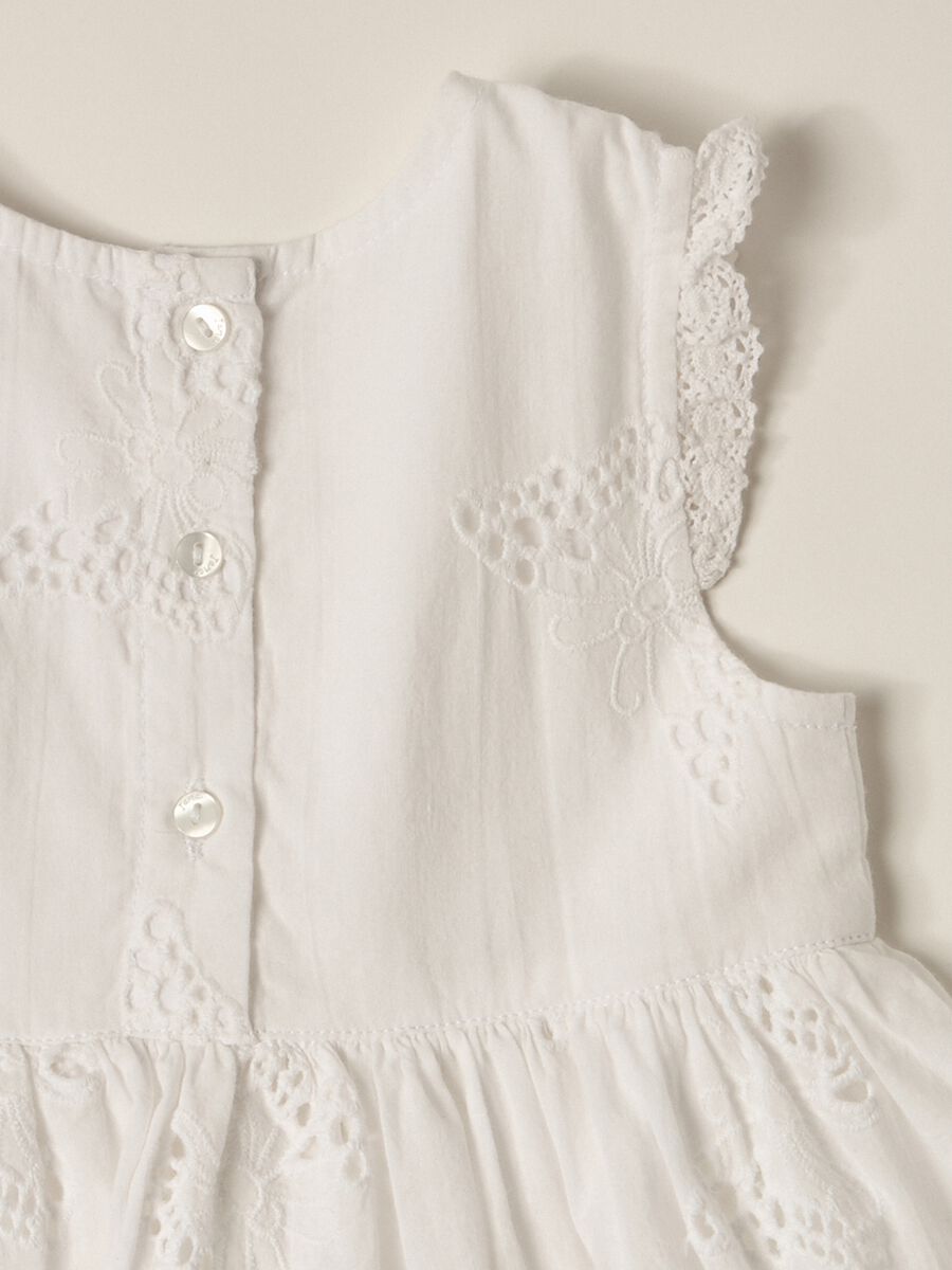 IANA newborn girl dress in 100% cotton broderie anglaise_2