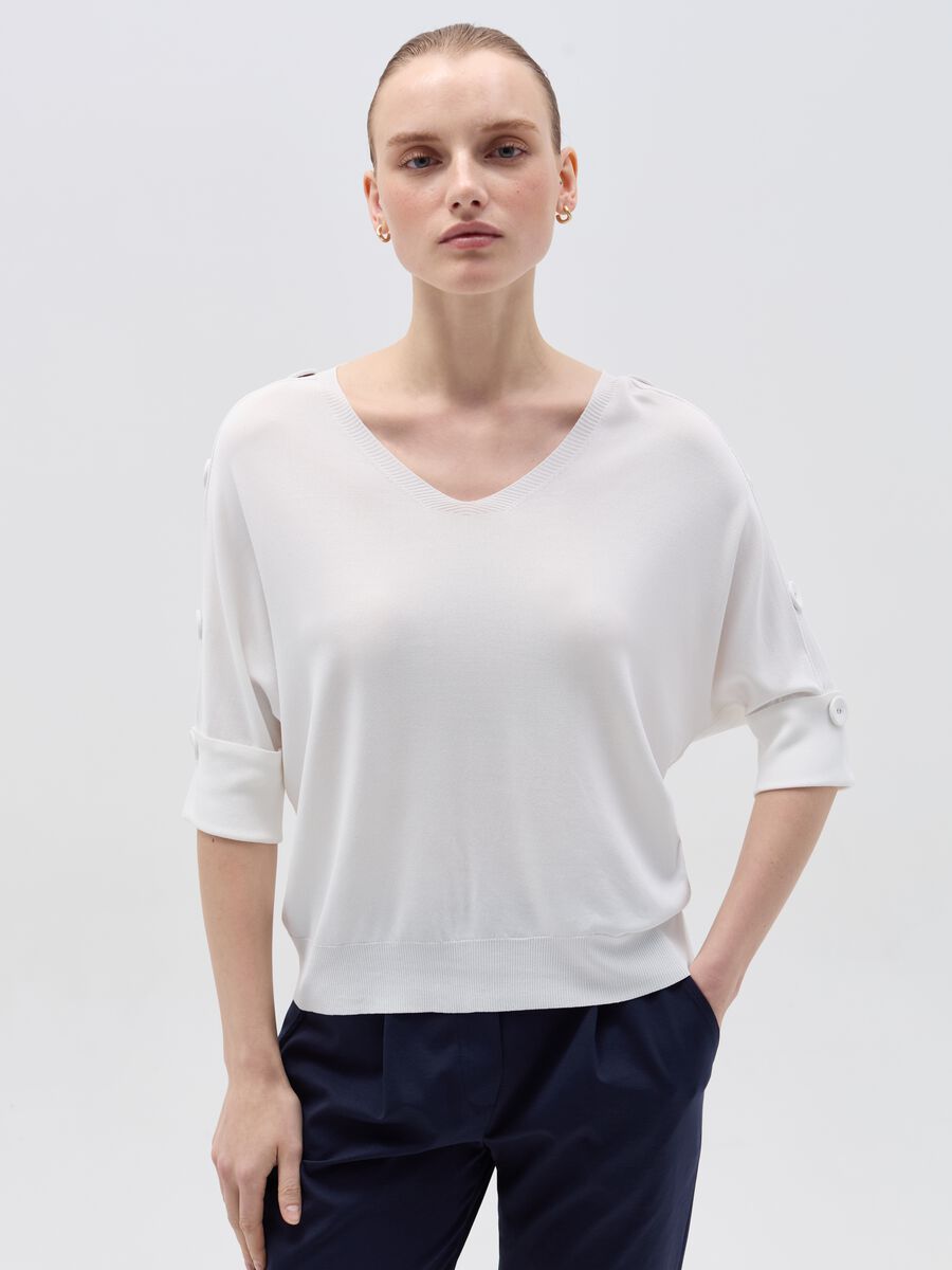 Top with three-quarter sleeves with buttons_2