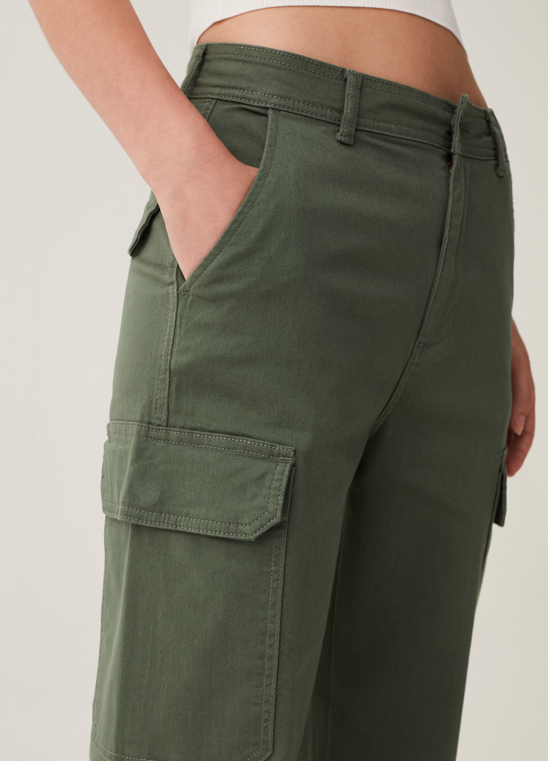 Pantaloni cargo in twill di cotone_3