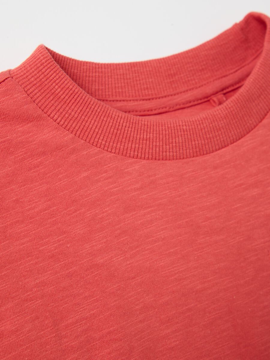 Red T-shirt in organic cotton with pocket_3