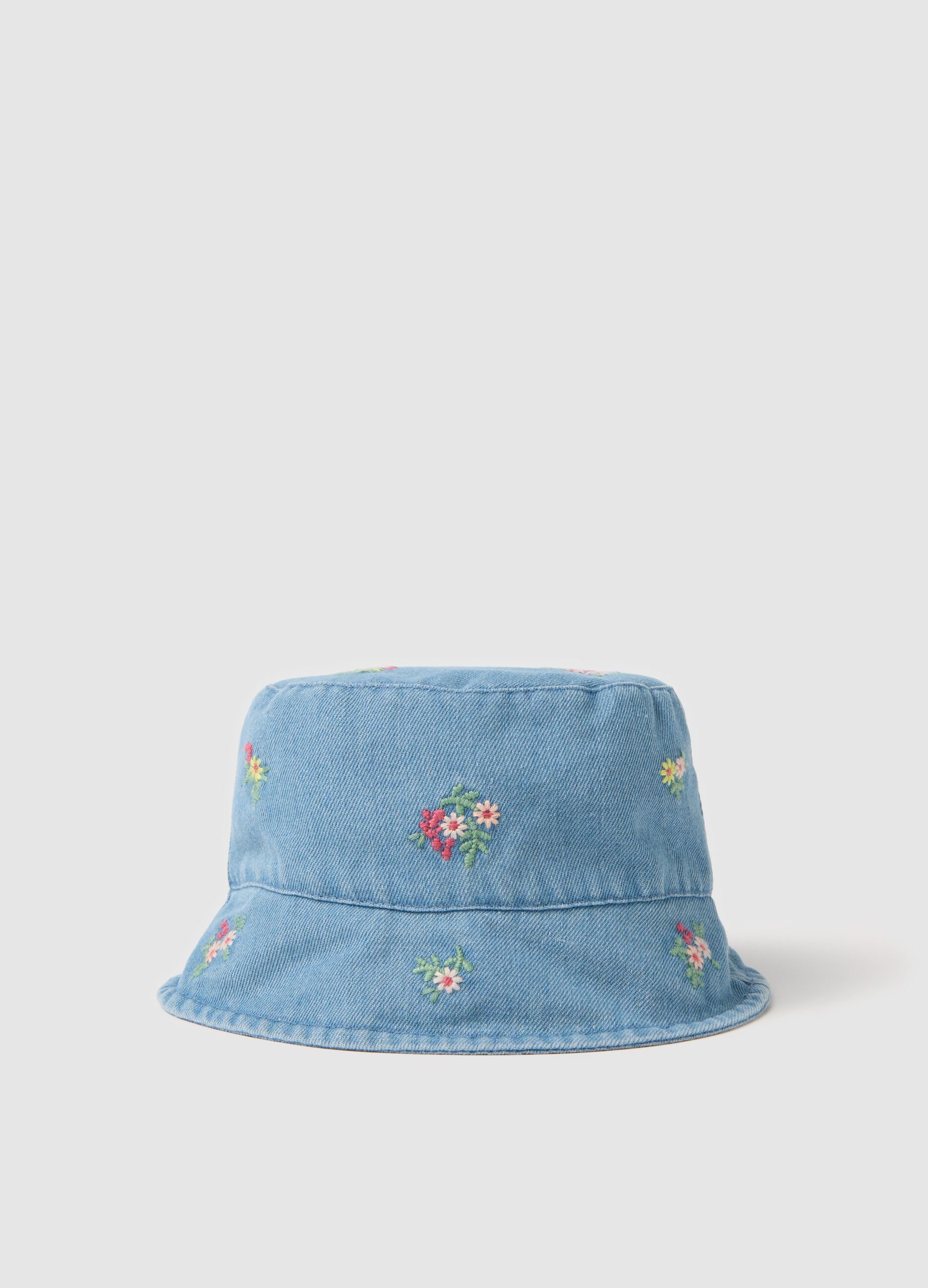 Cappello a secchiello denim con ricami floreali