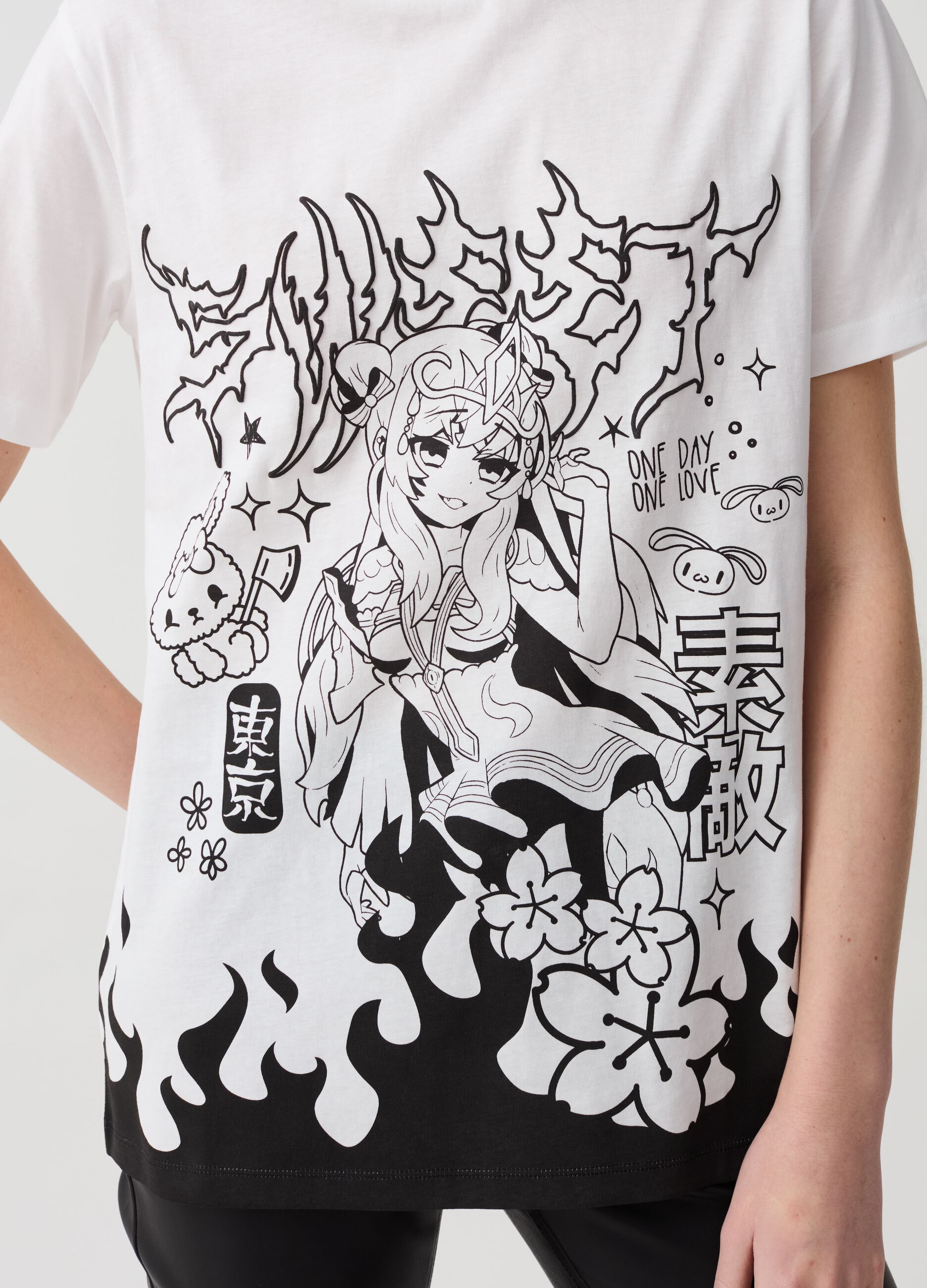 T-shirt con stampa manga giapponese