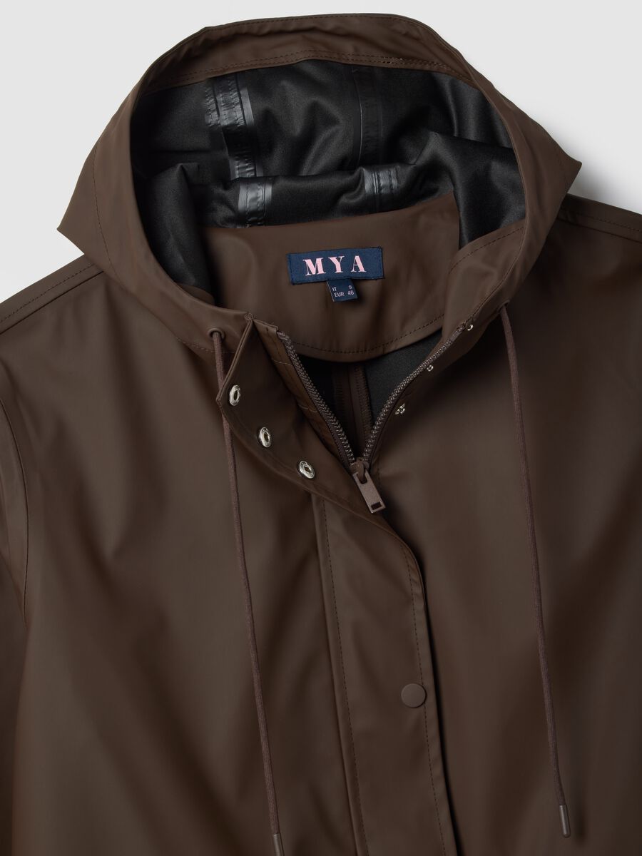 Giacca marrone da pioggia regular fit con cappuccio_5
