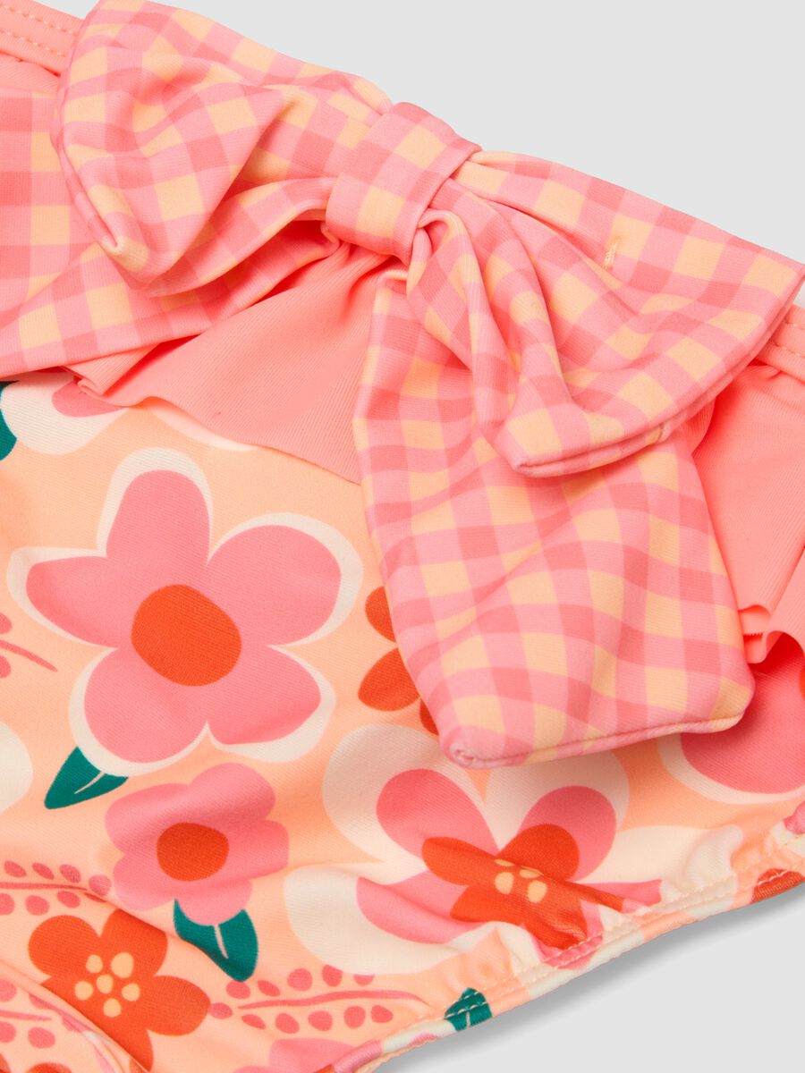 Pink stretchy fabric swim briefs with ruffles for baby girls_3