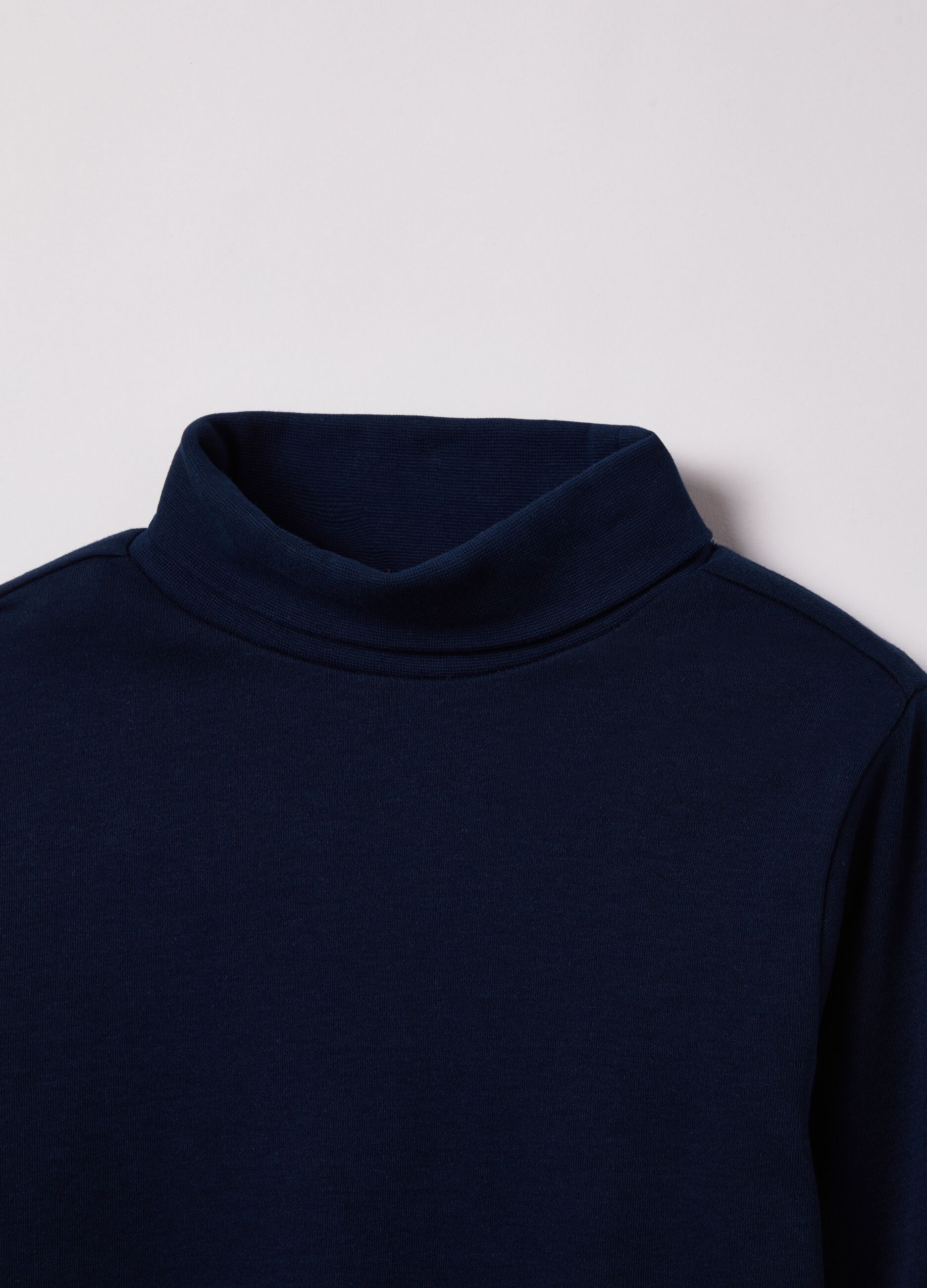 T-shirt a maniche lunghe con collo alto_2