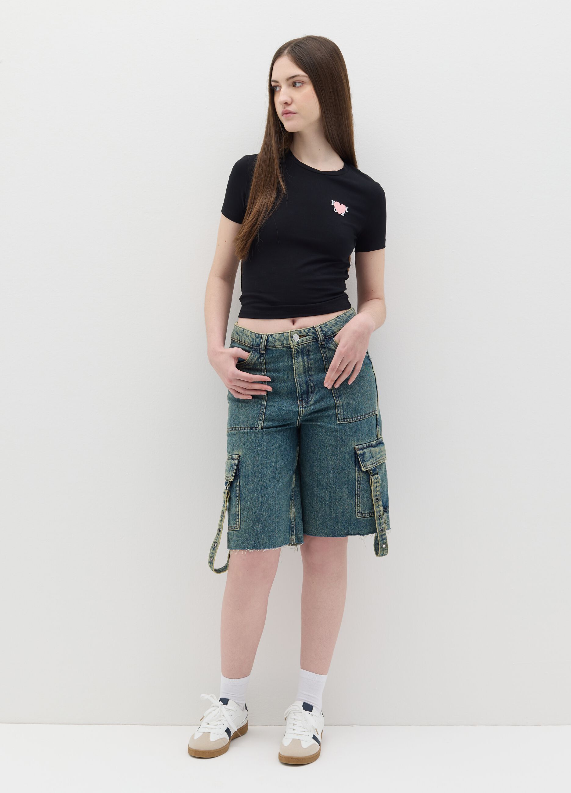 Stretch cotton T-shirt with embroidery